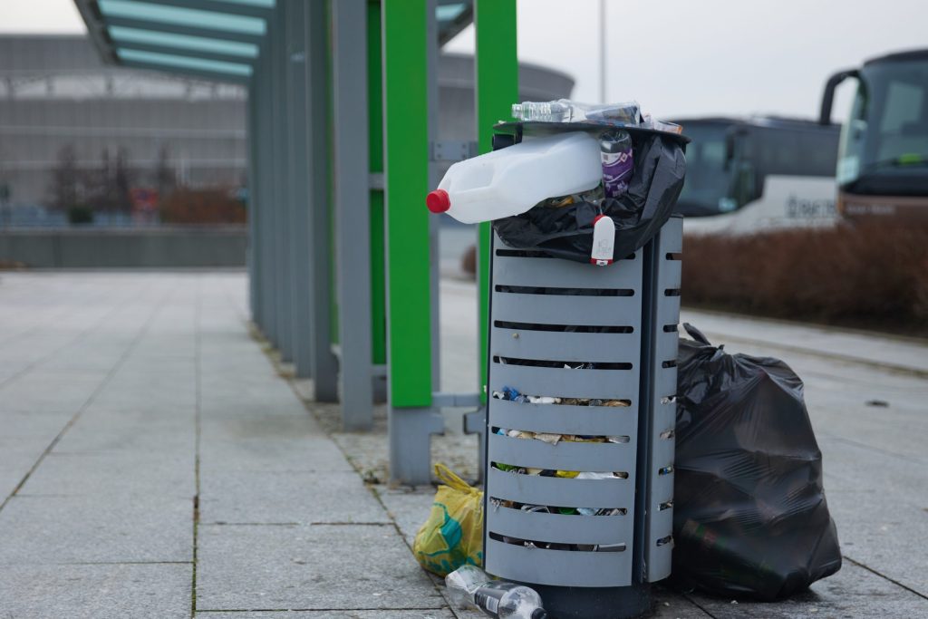 Een vuilnisbak als stortplaats.